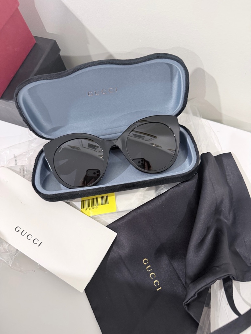 New Gucci Gold Feline Head GG Logo Cat-Eye Sunglasses Black GG0028S